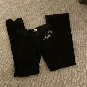 Juicy black sweats
